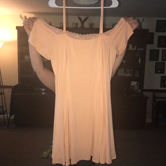 Off shoulder Torrid dress - Picture 2 of 2